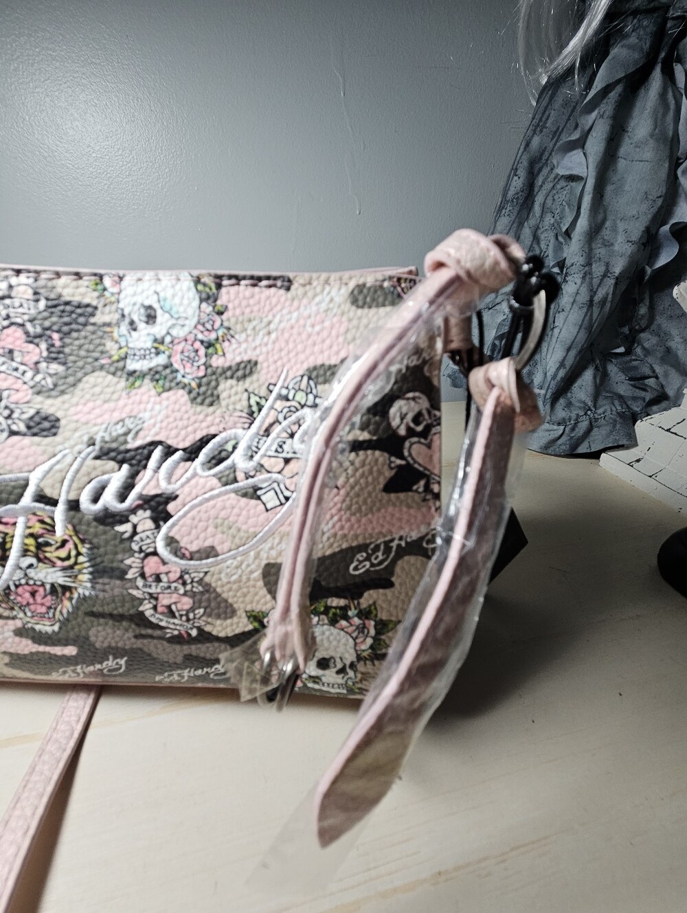 NWT Ed Hardy Abby East West Camo Shoulder Bag - Pink Y2K Tattoo Print - Picture 9 of 9